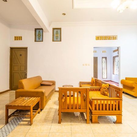 Spot On 2395 Hotel Aden 2 Syariah Tasikmalaya Extérieur photo