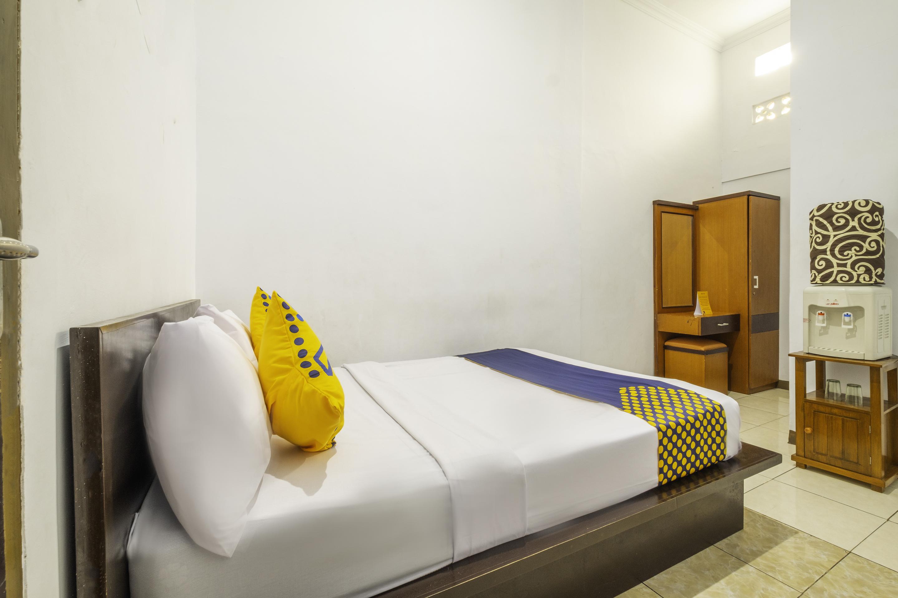 Spot On 2395 Hotel Aden 2 Syariah Tasikmalaya Extérieur photo
